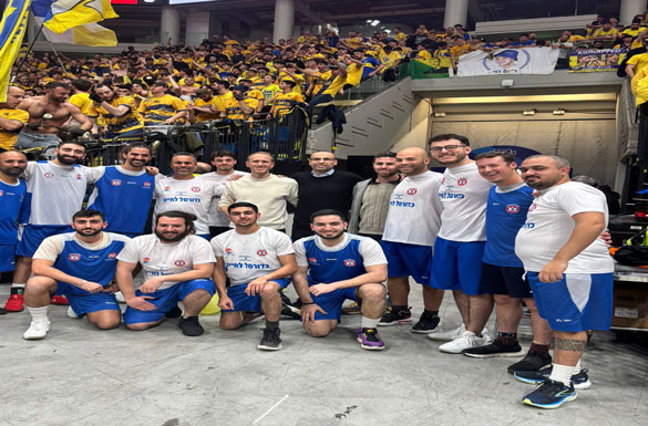 שחקני כדורסל לחיים במשחק חצי גמר גביע המדינה